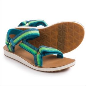Teva ombré sandals size 6